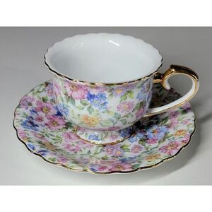 VTG Heirloom All Over Floral Footed Scalloped Rim Cup and Saucer with Gold Trim‎